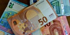 اليورو
      يحافظ
      على
      ثباته
      بالبنك
      المركزي
      مساء
      اليوم
      الجمعة
      8-12-2023