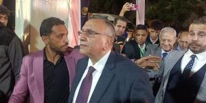 عبد
      السند
      يمامة
      يتفقد
      سير
      العملية
      الانتخابية
      بلجان
      الدقي
      (فيديو
      وصور)