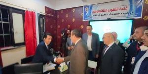محافظ
      شمال
      سيناء
      يدلي
      بصوته
      في
      الانتخابات
      الرئاسية
      2024
      بلجنة
      العريش