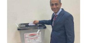 مستشار
      وزير
      التجارة
      يدلي
      بصوته
      في
      الانتخابات
      الرئاسية