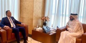 وزير
      السياحة
      يعقد
      لقاء
      مع
      رئيس
      رابطة
      رجال
      الأعمال
      القطريين