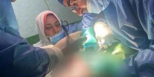 الفريق
      الطبي
      بمستشفى
      الدلنجات
      ينجح
      في
      إزالة
      ورم
      حميد
      بالرقبة
      لأحد
      المرضى
      (صور)