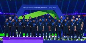 فيفا
      يحتفل
      بإنجاز
      الأهلي
      في
      كأس
      العالم
      للأندية