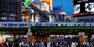 اليابان
      تنزلق
      إلى
      ركود
      وتفقد
      مكانتها
      كثالث
      أكبر
      اقتصاد
      بالعالم