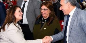 وزيرة
      الهجرة
      في
      لقاء
      مفتوح
      مع
      أهالي
      القرى
      المصدرة
      للهجرة
      غير
      الشرعية
      بالفيوم