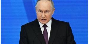 الزي
      العسكري
      يناسبك
      تماما،
      بوتين
      يمازح
      فتاة
      أثناء
      مؤتمر
      قادة
      روسيا
      (فيديو)