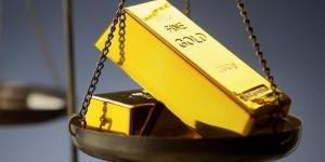أسعار
      الذهب
      العالمية
      ترتفع
      27
      دولارا
      بعد
      تصريحات
      جيروم
      باول
