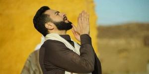 حمادة
      هلال
      يستعرض
      جماهيرية
      مسلسل
      المداح
      في
      رمضان
      (فيديو)