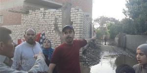 أهالي
      قرية
      أبو
      سميحة
      يستنجدون
      بمحافظ
      الإسماعيلية
      لإنقاذ
      منازلهم
      من
      الغرق
      (فيديو
      وصور)