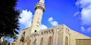 عمره
      574
      سنة
      ودمره
      زلزال
      1992،
      مسجد
      لاجين
      السيفي
      يواجه
      خطر
      الانهيار