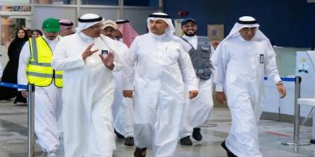 وزير
      النقل
      يتفقد
      العمليات
      التشغيلية
      بمطار
      الملك
      عبدالعزيز
      بجدة