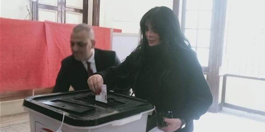 حورية
      فرغلي
      تدلى
      بصوتها
      فى
      الانتخابات
      الرئاسية
      2024 
      (صور)