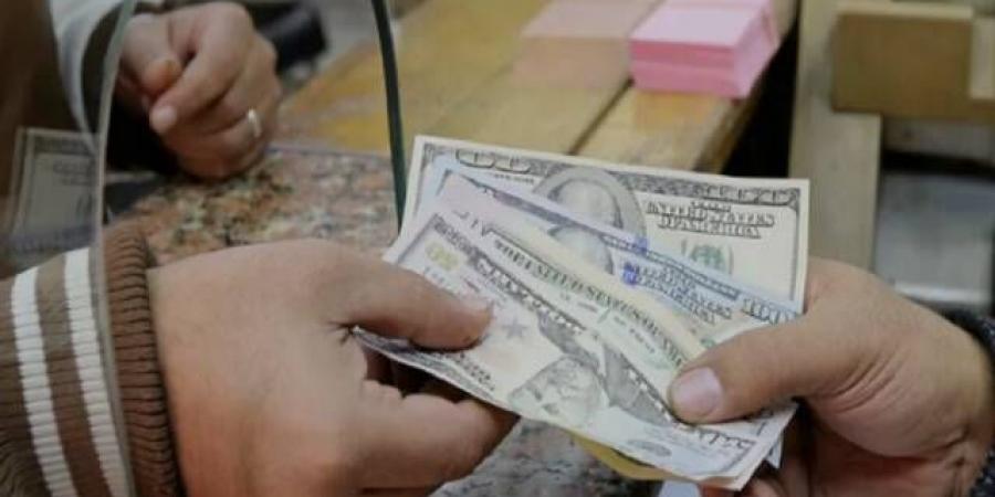 وزارة:
      مقترح
      للحفاظ
      على
      التحويلات
      المالية
      للبنوك
      المصرية
      بعيداً
      عن
      السوق
      السوداء
