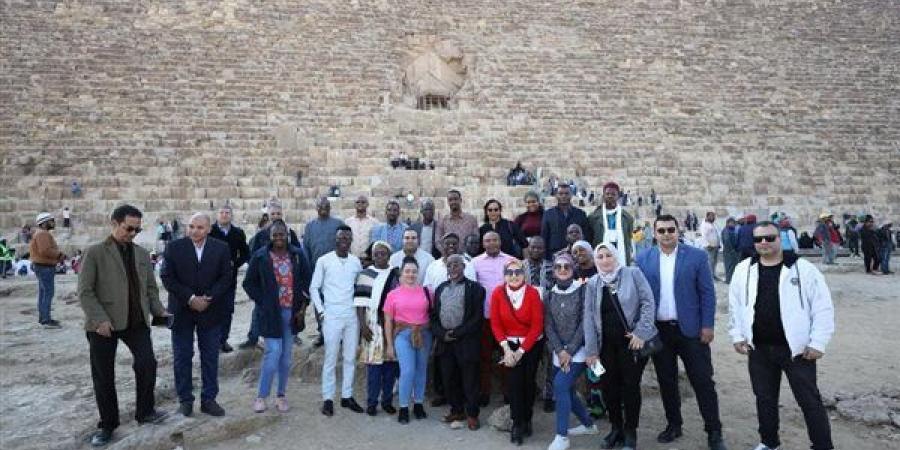 جولة
      سياحية
      لـ
      21
      متدربا
      من
      الكوادر
      الإفريقية
      للتعرف
      على
      ملامح
      الحضارة
      المصرية
      القديمة