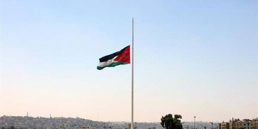 الأردن
      يرد
      على
      مزاعم
      إعلام
      عبري
      بتخصيص
      جسر
      بري
      لنقل
      البضائع
      لإسرائيل
      بعد
      هجمات
      الحوثيين