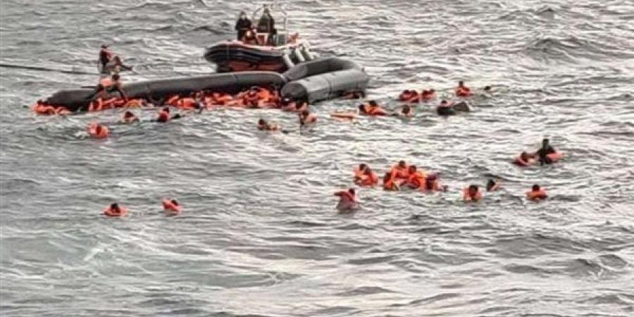 بينهم
      نساء
      وأطفال،
      مصرع
      61
      مهاجرا
      في
      غرق
      قاربهم
      قبالة
      سواحل
      ليبيا