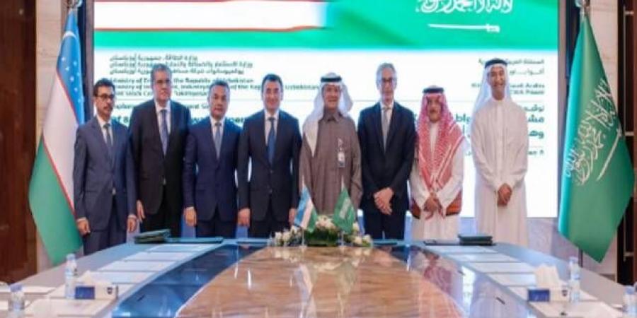 السعودية
      وأوزبكستان
      تنفذان
      مشروعاً
      لإنتاج
      800
      ميجاوات
      طاقة
      متجددة
      وهيدروجين
      أخضر