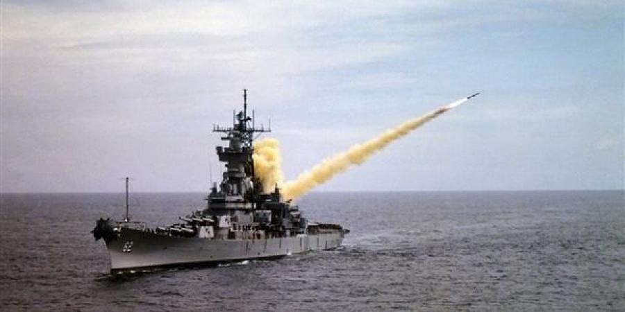 اعتراض
      4
      مسيرات
      حوثية،
      صواريخ
      باليستية
      تستهدف
      مدمرة
      أمريكية
      في
      البحر
      الأحمر