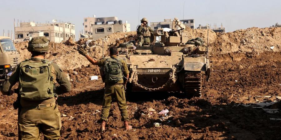 40
      شهيد
      وعشرات
      الجرحى
      في
      قصف
      إسرائيلي
      على
      وسط
      قطاع
      غزة