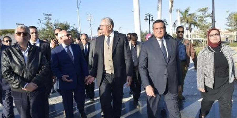 وزيرا
      التنمية
      المحلية
      والزراعة
      ومحافظ
      بورسعيد
      يفتتحون
      أعمال
      تطوير
      منطقة
      فاطمة
      الزهراء