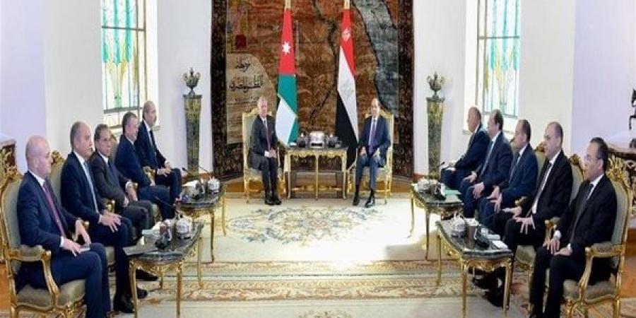 نشاط
      الرئيس
      اليوم،
      السيسي
      يبحث
      مع
      ملك
      الأردن
      تطورات
      الأوضاع
      بغزة..
      ويصدر
      3
      قرارات
      جمهورية
      (فيديو)