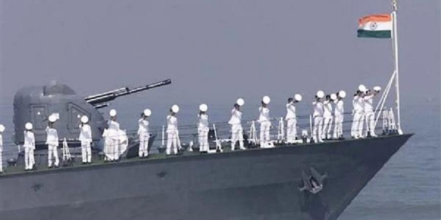 البحرية
      الهندية
      تنشر
      3
      مدمرات
      مزودة
      بصواريخ
      موجهة
      في
      بحر
      العرب
