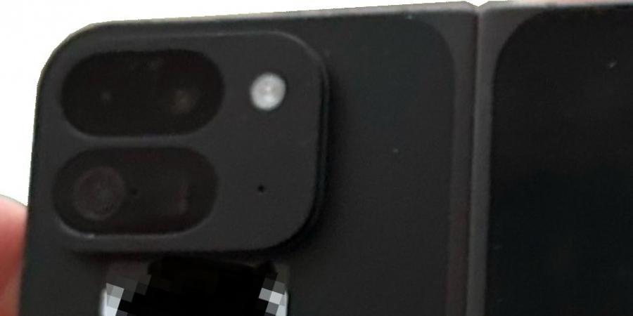 صور
هاتف
Google
Pixel
Fold
2
القابل
للطي
تكشف
عن
تصميم
مستوحى
من
OnePlus
Open