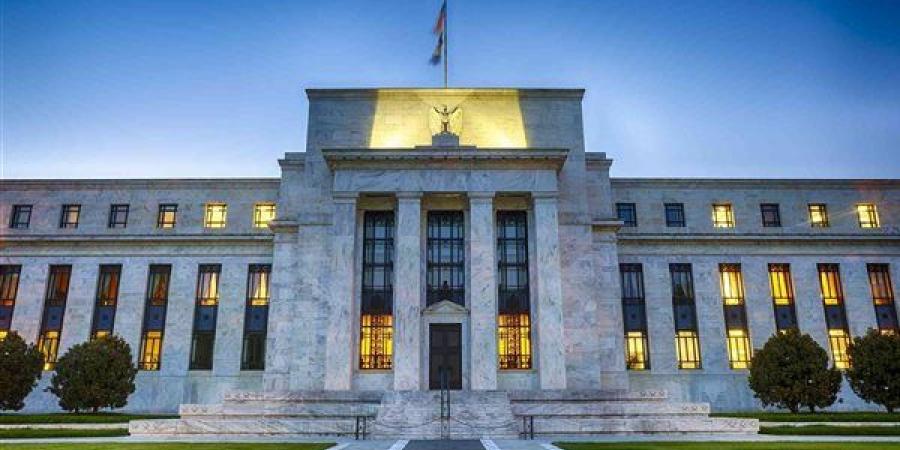 الفيدرالي
      الأمريكي
      يكشف
      مصير
      أسعار
      الفائدة
      خلال
      الاجتماعات
      المقبلة،
      ويحدد
      موعد
      تراجع
      التضخم