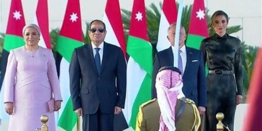 الرئيس
      السيسي
      وقرينته
      يصلان
      الأردن
      (فيديو
      وصور)