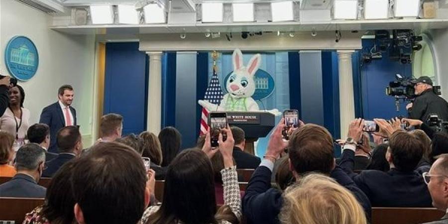 كذبة
      إبريل،
      أرنب
      على
      المنصة
      الإعلامية
      للبيت
      الأبيض
      (فيديو)