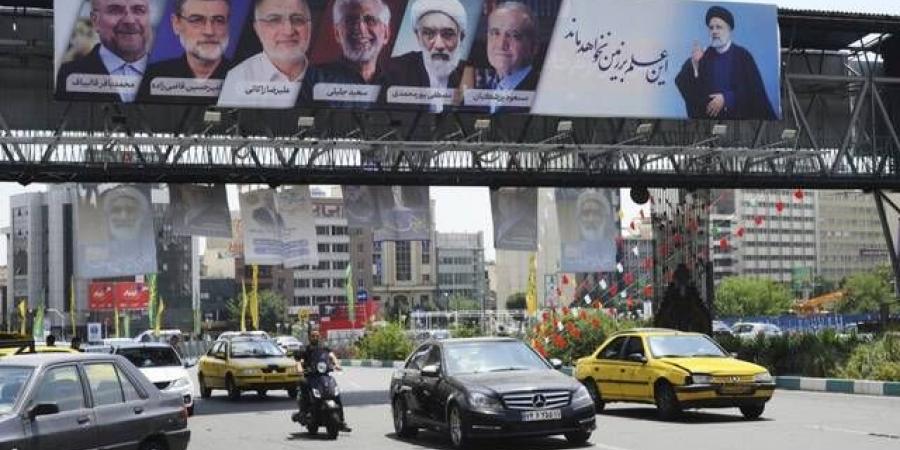 هل
      سينجح
      الرئيس
      الإيراني
      الجديد
      في
      تحسين
      الأوضاع
      الاقتصادية
      المزرية؟