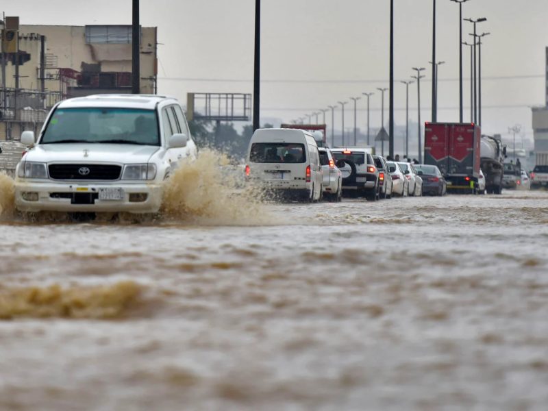 طقس مكة اليوم .. أمطار ورياح شديدة وصواعق رعدية في تلك المناطق فقط