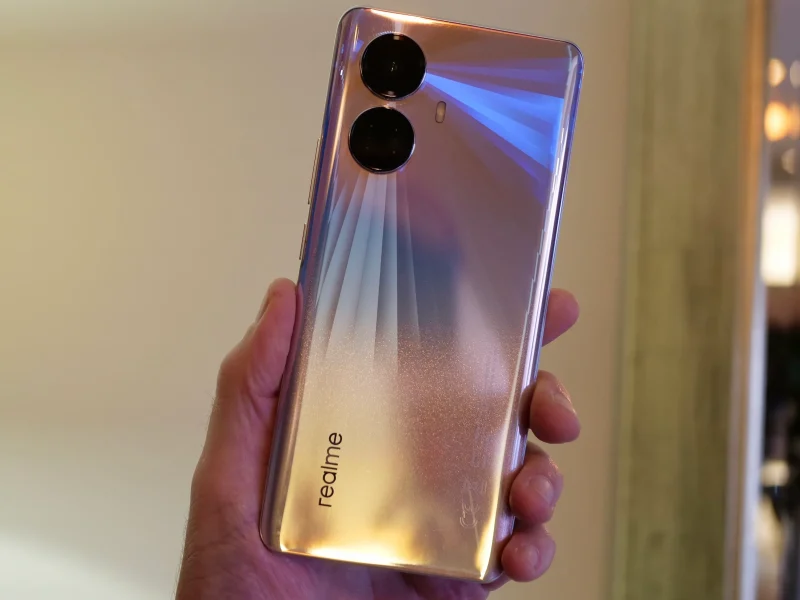 عيوب ومميزات المنافس الأقوي .. اعرف مواصفات هاتف Realme 10 Pro Plus في الاسواق