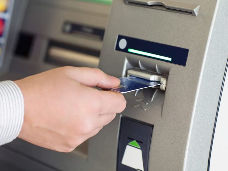 التحديث الجديد من المركزي .. تعرف علي رسوم السحب والاستعلام من ماكينات atm