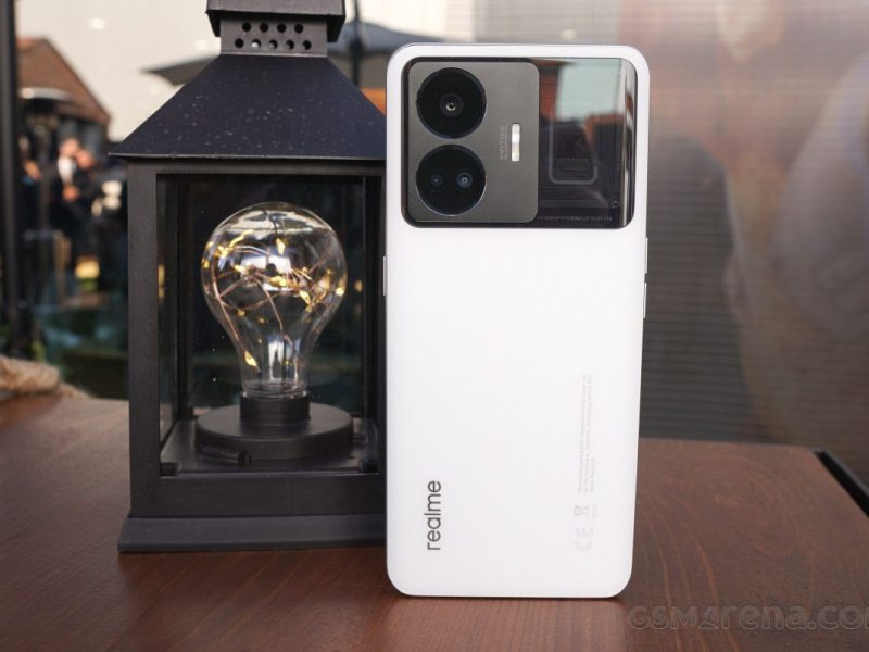 الريلمي قلب الموازين تقنيًا.. Realme GT 3 شحن 240W وكاميرا تخطف السوق