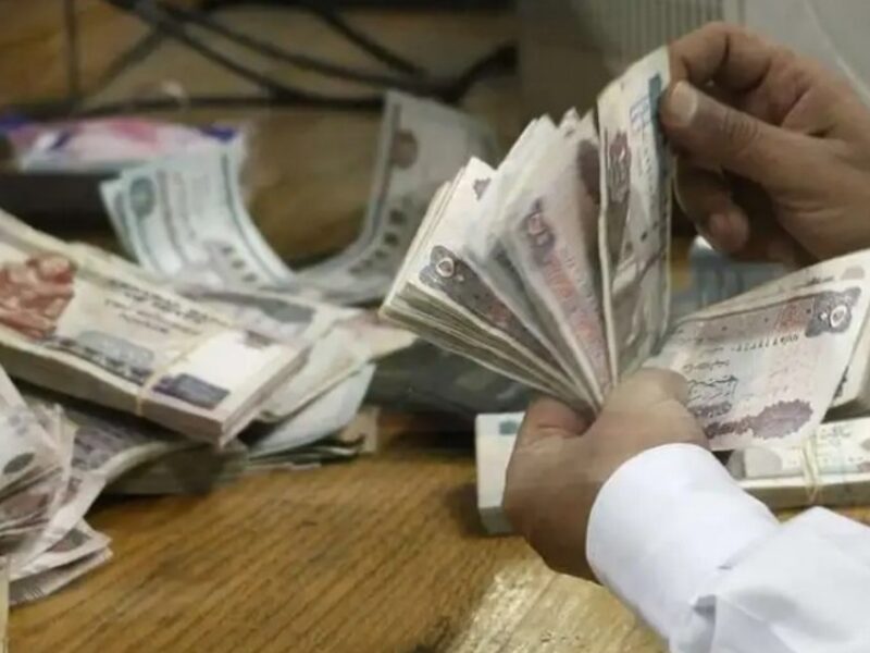 المرتب دخل بقوة.. موعد صرف مرتبات ومعاشات شهر يوليو بعد الزيادة الجديدة المبلغ بين إيديك