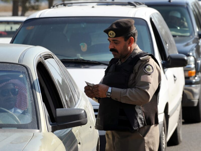 فرّغ بالك وسدد كل مخالفات المرور في السعودية وانت مرتاح من موبايلك بخطوات سهلة من غير ما تلف كتير