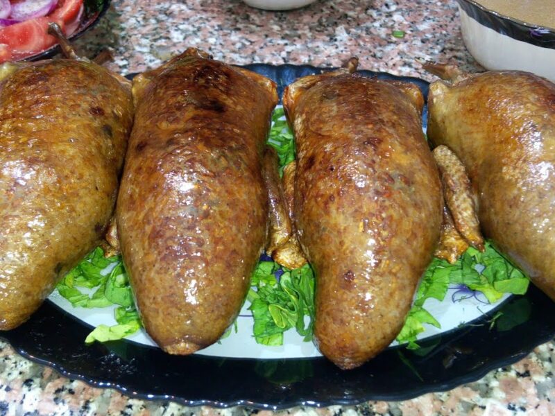 الأكلة مميزة وسهلة.. جربي الحمام المحشي بالأرز مع الشيف هالة فهمي كله هنا