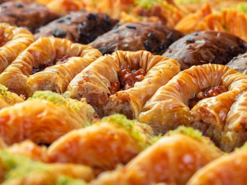 هتشرفك وأحلى من الحلواني .. طريقة عمل الكنافة البورمة على أصولها