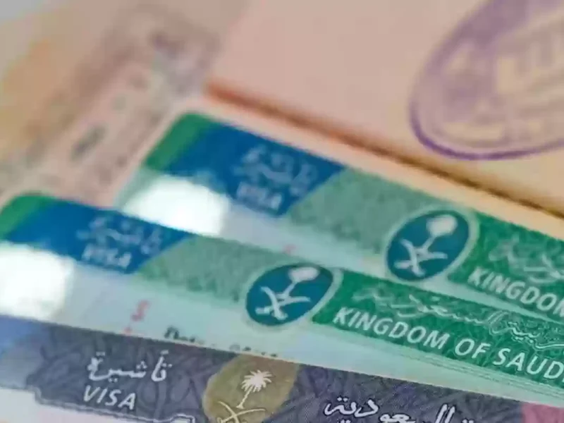 الفيزا في جيبك فعليًا.. تأشيرة الزيارة العائلية بالسعودية بدون أي مجهود