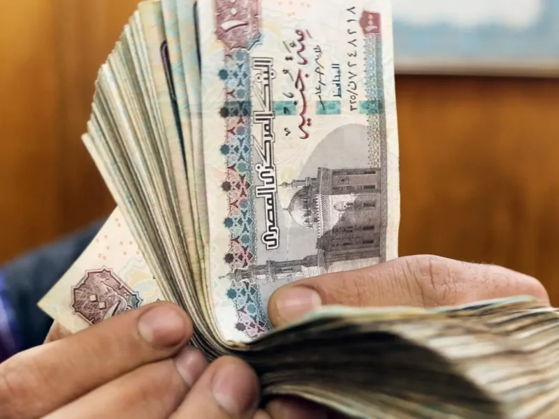 الناس بتعدّي الأيام.. موعد قبض معاش مايو 2025 وصل والمبالغ نار