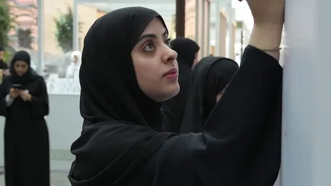منحة جديدة للستات اللي قاعدين في البيت بـ8000 دينار شهريًا!