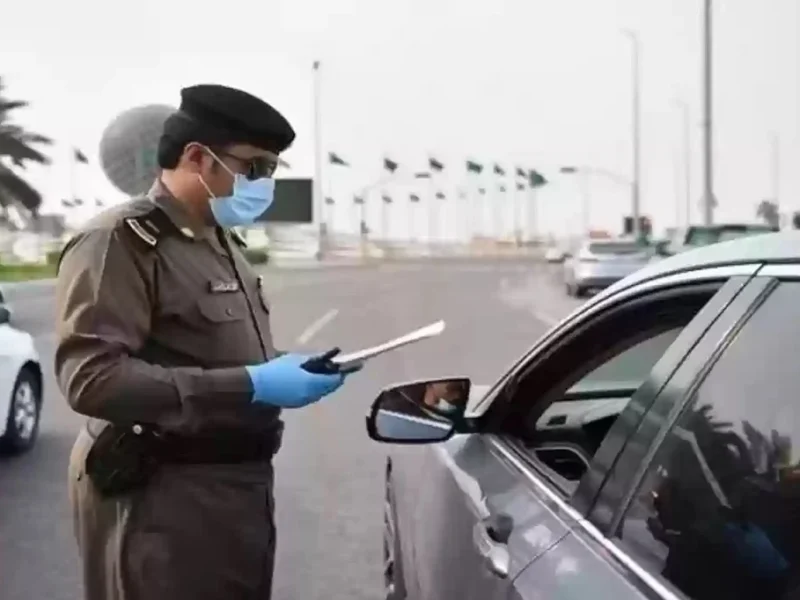 الغرامة دي وجعت الكل.. 200 ألف دينار على عربيات المخالفة في العراق