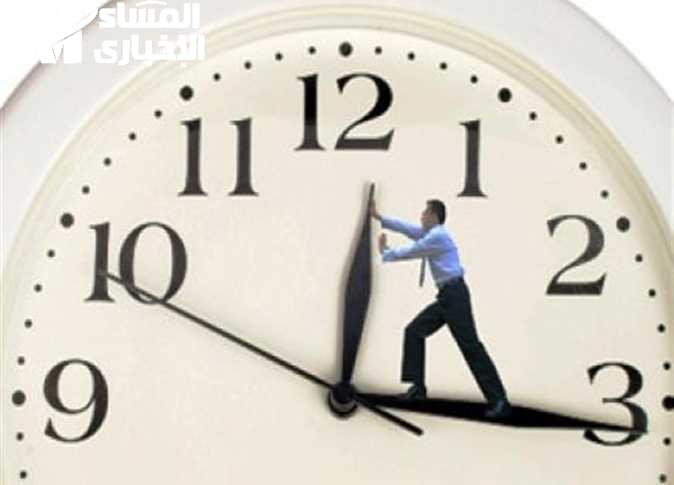 العمل بالتوقيت الصيفي في المحلات والمقاهي