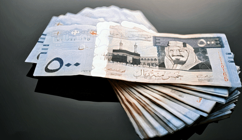 الفلوس دخلت وسط التهاني .. موعد صرف معاشات السعودية مايو 2025 صرف حماسي