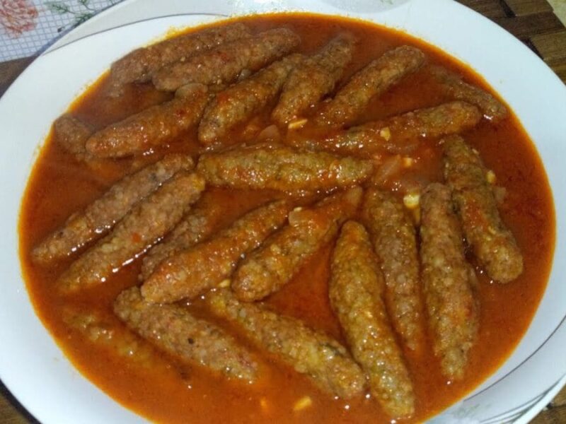 ريحة الكفتة هتغريهم.. طريقة تحضير كفتة الأرز بتتبيلة خطيرة وخلطة فخمة طعامة خطيرة