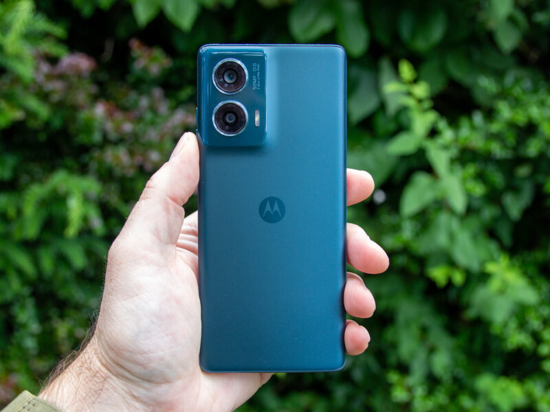 لو ناوي تشتري موبايل جديد، تعالَ شوف كل تفاصيل هاتف Motorola Edge 50 Fusion اللي هيغير فكرتك عن الفئة المتوسطة