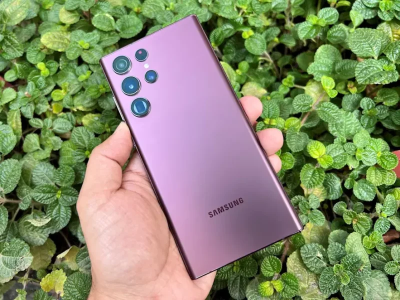 الهاتف نزل بكل هيبته.. Samsung Galaxy S22 Ultra يجمع الفخامة والقوة في جهاز واحد