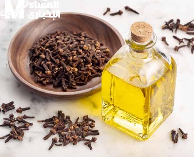 زيت الزيتون والقرنفل سر نضارة لا تقاوم… خلي زيت الزيتون والقرنفل يعملوا سحر لبشرتك في دقائق