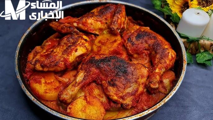 لو محتارة تطبخي ايه.. شوفي طريقة عمل صينية البطاطس بالفراخ بطريقتها الأصلية